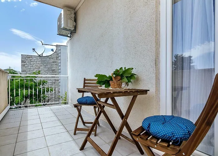 Franzeta Apartment *