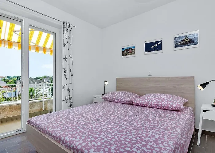 Franzeta Apartment *